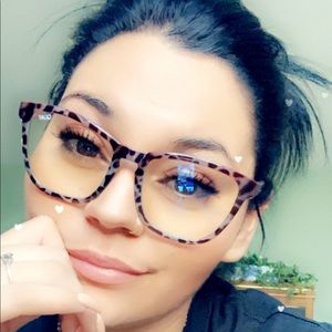 Meet your Posher, Daniela